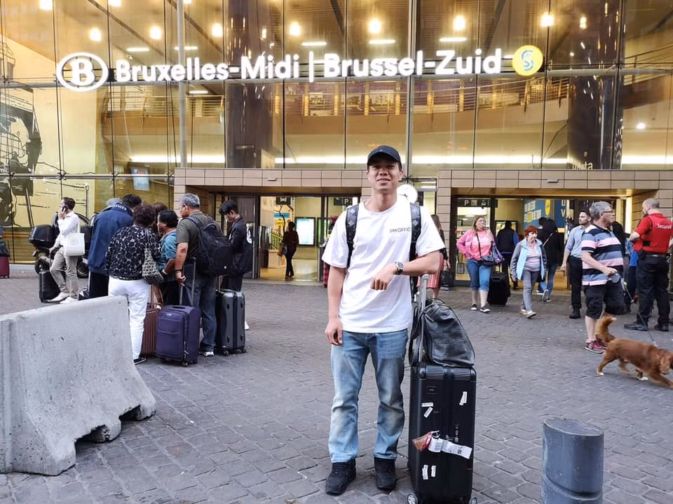 Công Phượng được các đồng đội động viên sau khi rời sân. Ngày 20/7, CLB Sint-Truidense sẽ đá giao hữu với CLB Hy Lạp PAOK Thesaloniki trước khi bước vào mùa giải mới ngày 27/7.