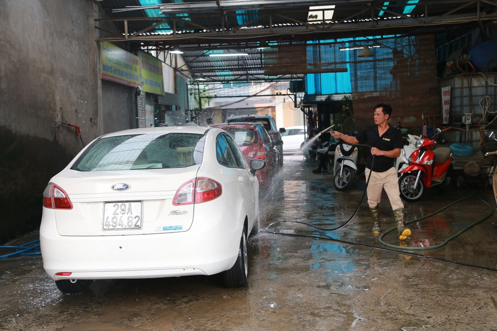 Dù công việc vất vả, phải hoạt động với cường độ cao suốt cả ngày trời, nhưng thu nhập đối với những dịch vụ ngày Tết là nguồn động viên những người lao động". Anh Hải cho biết thêm.