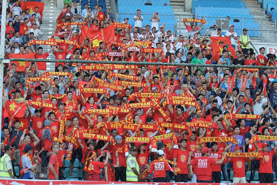 Bi BTC AFF Cup 2016 choi kho CDV Viet Nam vuot kho chien thang