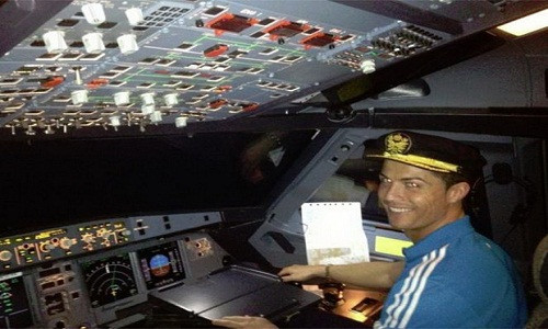 Cristiano Ronaldo choi ngong vung tien sam chuyen co rieng-Hinh-2