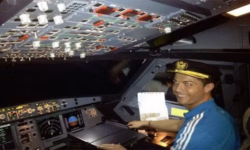 Cristiano Ronaldo choi ngong vung tien sam chuyen co rieng-Hinh-2