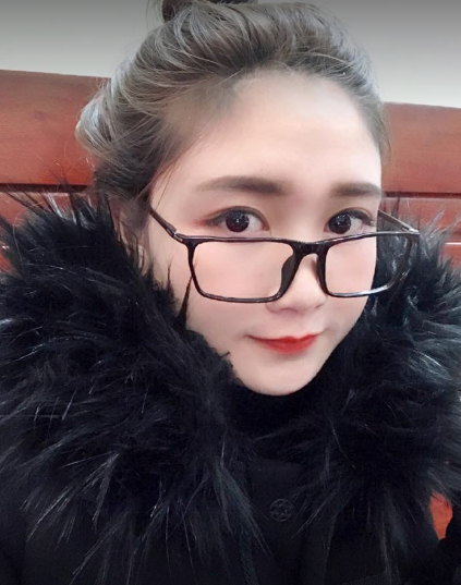 Sau khi bất ngờ nổi tiếng, Kim Tuyến tỏ ra lo lắng vì sự vô tư của mình trong lần đầu vào phòng thí nghiệm đã khiến cô trở thành tâm điểm bàn luận.