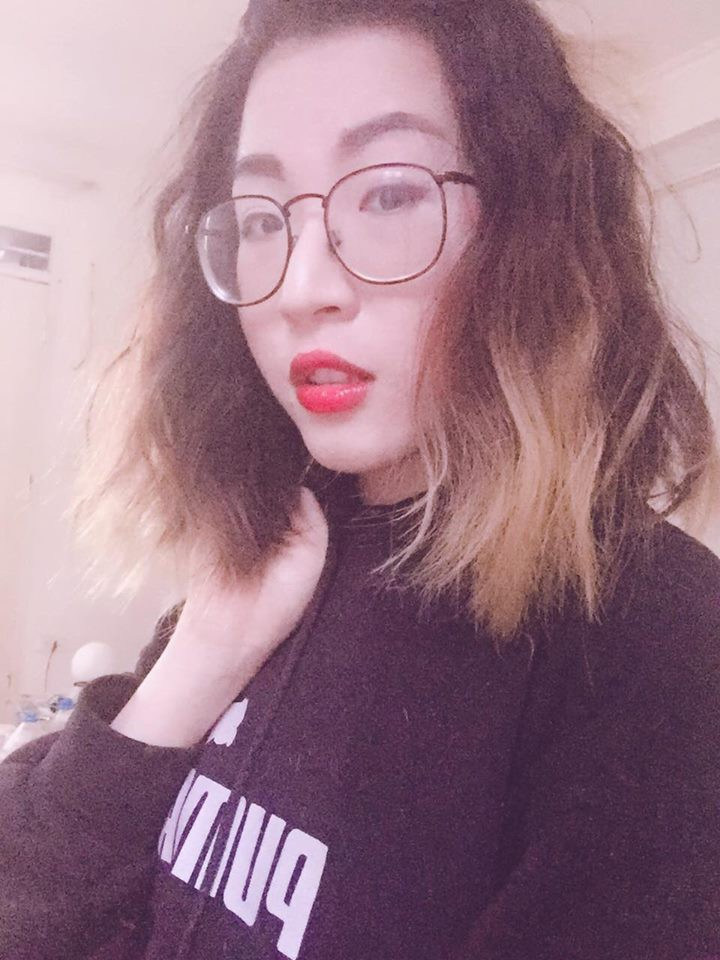 Từ một cô gái tomboy với mái tóc ngắn cá tính, Ngọc Trâm nhanh chóng lột xác để có được diện mạo mới nữ tính và có phần bánh bèo.