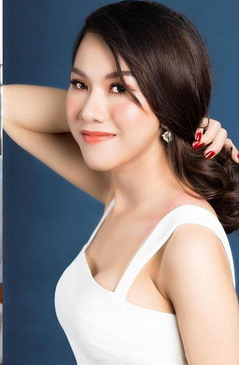 Chấp nhận rời xa nhà, Ngọc Anh chia sẻ rằng: "Một tháng xa nhà, mình sống bằng tiền để dành dạy thêm tiếng Anh cho người ta. Sau đó, mẹ gọi mình về vì nhớ. Mẹ cũng chấp nhận con người thật của mình từ đó, còn ủng hộ quyết định phẫu thuật chuyển giới của mình nữa".