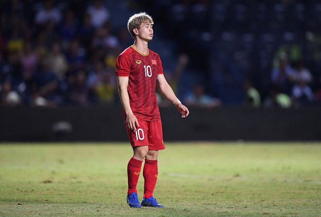 Không được thi đấu nhiều tại Bỉ nhưng mỗi khi về tập trung, Công Phượng được HLV Park ưu ái để giải quyết bài toán trên hàng công của mình. Trong trận đấu với Malaysia, anh được xếp đá cao nhất nhưng chưa thể hiện được mình và vị trí tiền đạo cánh có lẽ sẽ vừa với khả năng của tiền đạo này.