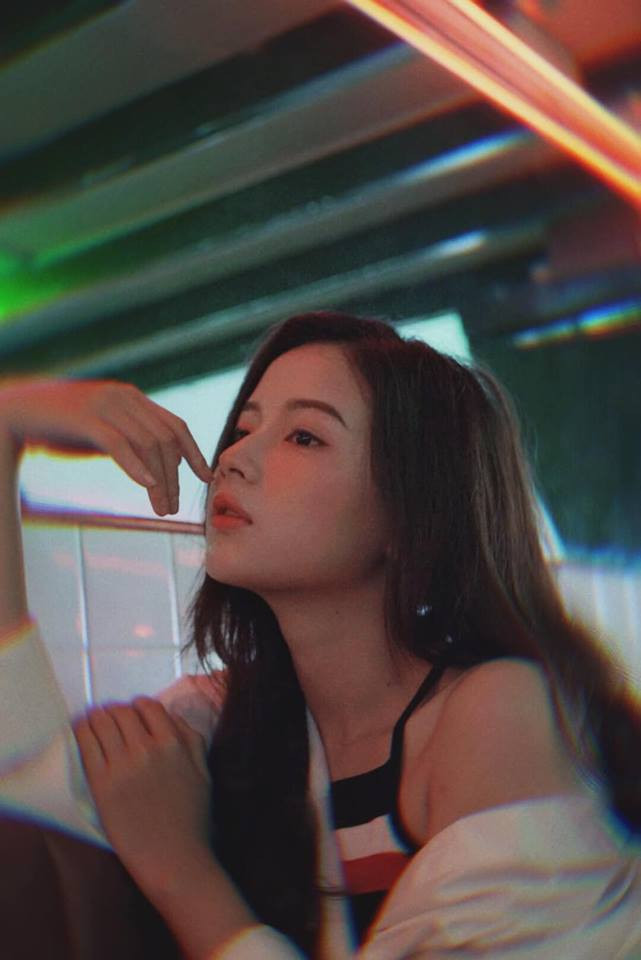 Sau khi nổi tiếng, Lan Hương tham gia vào nhiều công việc nghệ thuật như diễn viên, mẫu ảnh. Hiện tại, trang cá nhân của cô nàng ảnh thẻ xinh đẹp cũng có đến hơn 500 nghìn lượt follow và tương tác rất tốt với những người hâm mộ.