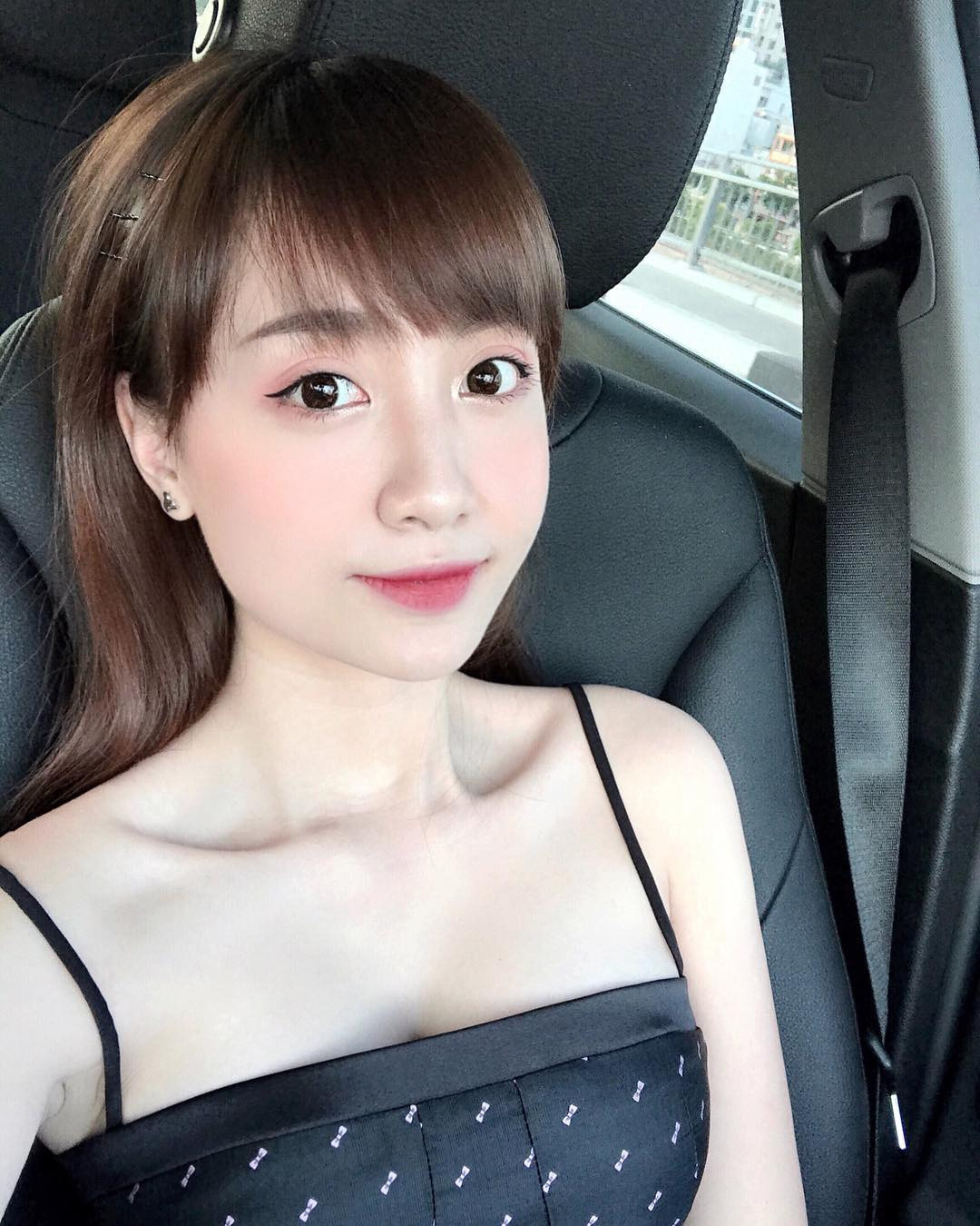 Xuất phát từ một bức ảnh chụp chung, Gin Tuấn Kiệt đã xuất hiện cùng với một cô gái xinh đẹp và ngay lập tức dân mạng cũng như fan đã đặt nghi vấn đây có phải là bạn gái diễn viên này.