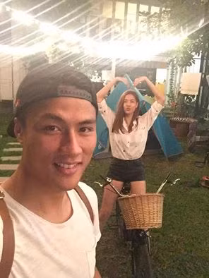 Thêm một bằng chứng nữa cho việc Mạc Hồng Quân cưới Kỳ Hân đó là trên trang cá nhân của cô siêu mẫu này từng viết rằng: " “Yêu chồng lắm, cảm ơn chồng vì đã luôn bên vợ, không ngại đường xa mà lặn lội xuống tận quê để gặp vợ, thương chồng ngoan”. Đây là lần đâu tiên chân dài Venus công khai gọi bạn trai bằng chồng khiến các fan vô cùng phấn khích.