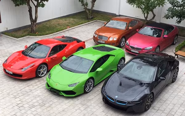 Bộ siêu tập xe tiền tỷ của cậu ấm Phan Thành từng được biết tới là bạn trai cũ của hot girl Midu.