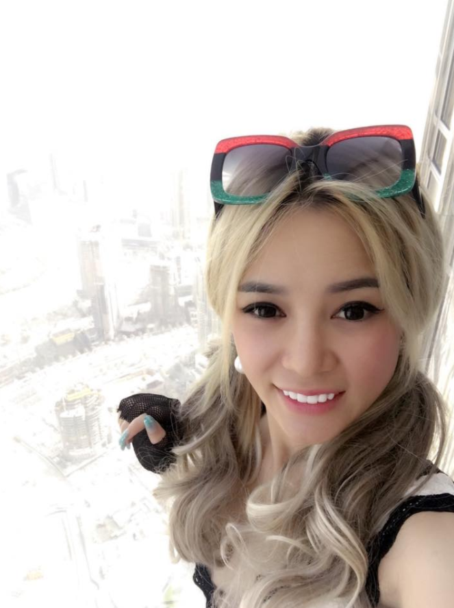 Tham gia hành trình chỉ một mình, nhưng nữ chủ xe duy nhất tên Thanh Thúy cũng tỏ ra không hề kém cạnh đấng mày râu khi luôn cầm lái hết sức chắc tay và nằm trong những xe chạy top đầu đoàn.