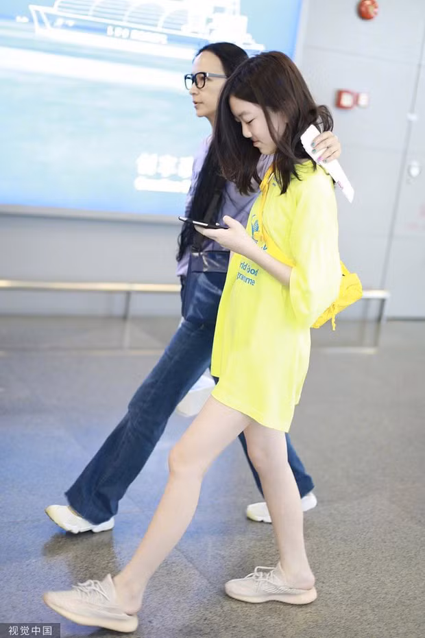 Không chỉ biến hóa hình ảnh, Lý Yên cũng khiến netizen xứ Trung phải bất ngờ với cá tính mạnh trong những lần trả lời báo chí.