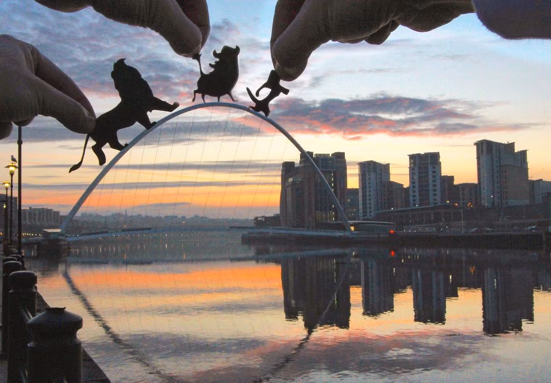 Theo Rich McCor, bộ ảnh này giúp anh giới thiệu thành phố London nơi quê hương anh tới du khách nước ngoài một cách hoàn toàn khác lạ và đầy thu hút.