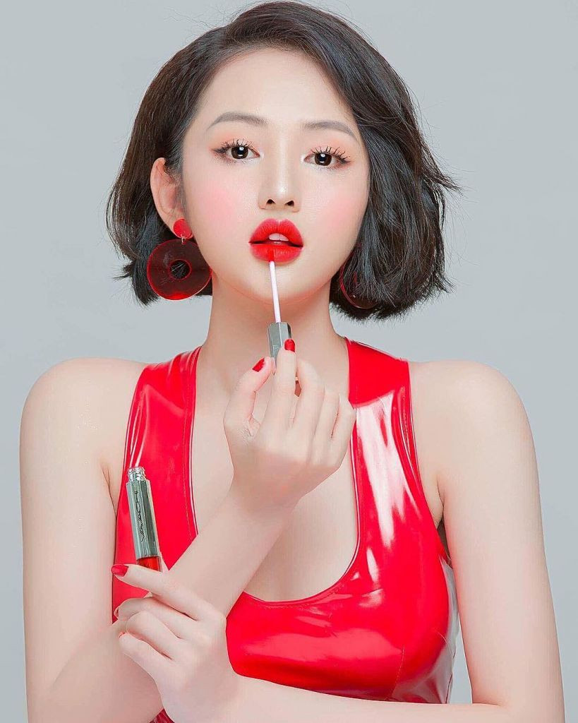 Trên trang cá nhân của mình, Hoàng Anh Apple thường xuyên có những bức ảnh check in tại những địa điểm khá hot trên thế giới và mới nhất đó là thiên đường du lịch là Maldives.