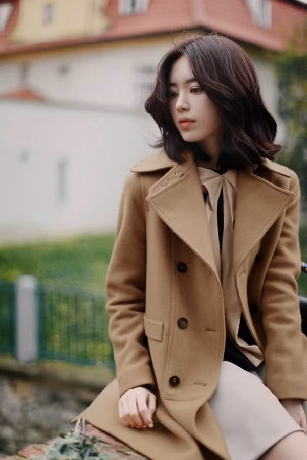 Với vẻ ngoài như vậy cô từng được rất nhiều công ty giải trí tại Hàn Quốc săn đón. Nhưng Sun Young chỉ muốn theo đuổi nghiệp người mẫu nên đã thậm chí từ chối lời mời từ SM, YG và JYP – ba công ty giải trí số một tại Hàn Quốc. 