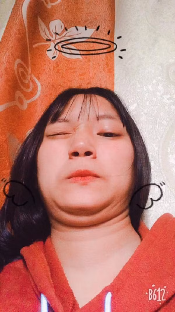 Nhưng ít ai biết rằng con gái hai cằm theo nhân tướng học thì vô cùng tốt số, tài vận, tình duyên vô cùng rộng mở.