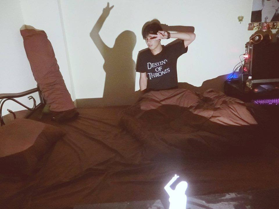 Ngay lập tức những bức ảnh này nhận được hàng nghìn lượt chia sẻ vì sự hài hước, cũng như sáng tạo của anh chàng này để vượt qua mùa Valentine 2019.