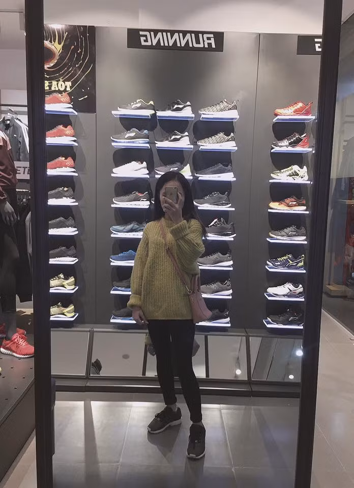 Hiện những bức thư tay cực tình cảm của đôi vợ chồng cách đây 20 năm đang được chia sẻ nhiều trên mạng xã hội và khiến các bạn trẻ đọc không ngừng xuýt xoa.