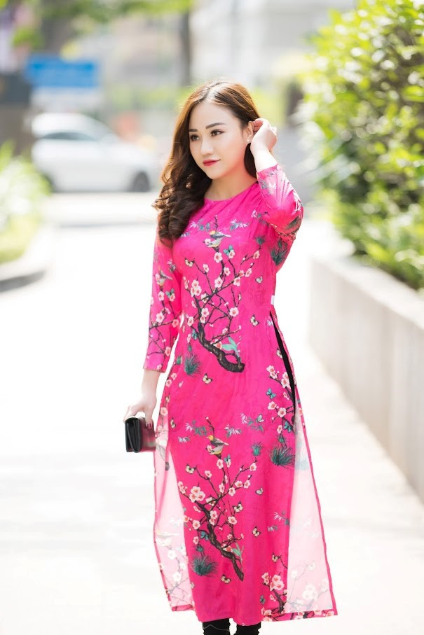 Sau đó, Ngân Hồ quyết định đi tập Gym, uống detox. Thế nhưng…cơ thể phụ nữ mới sinh xong, thêm vào đó lịch trình dày đặc, chế độ hà khắc cô cũng không thể theo nổi.