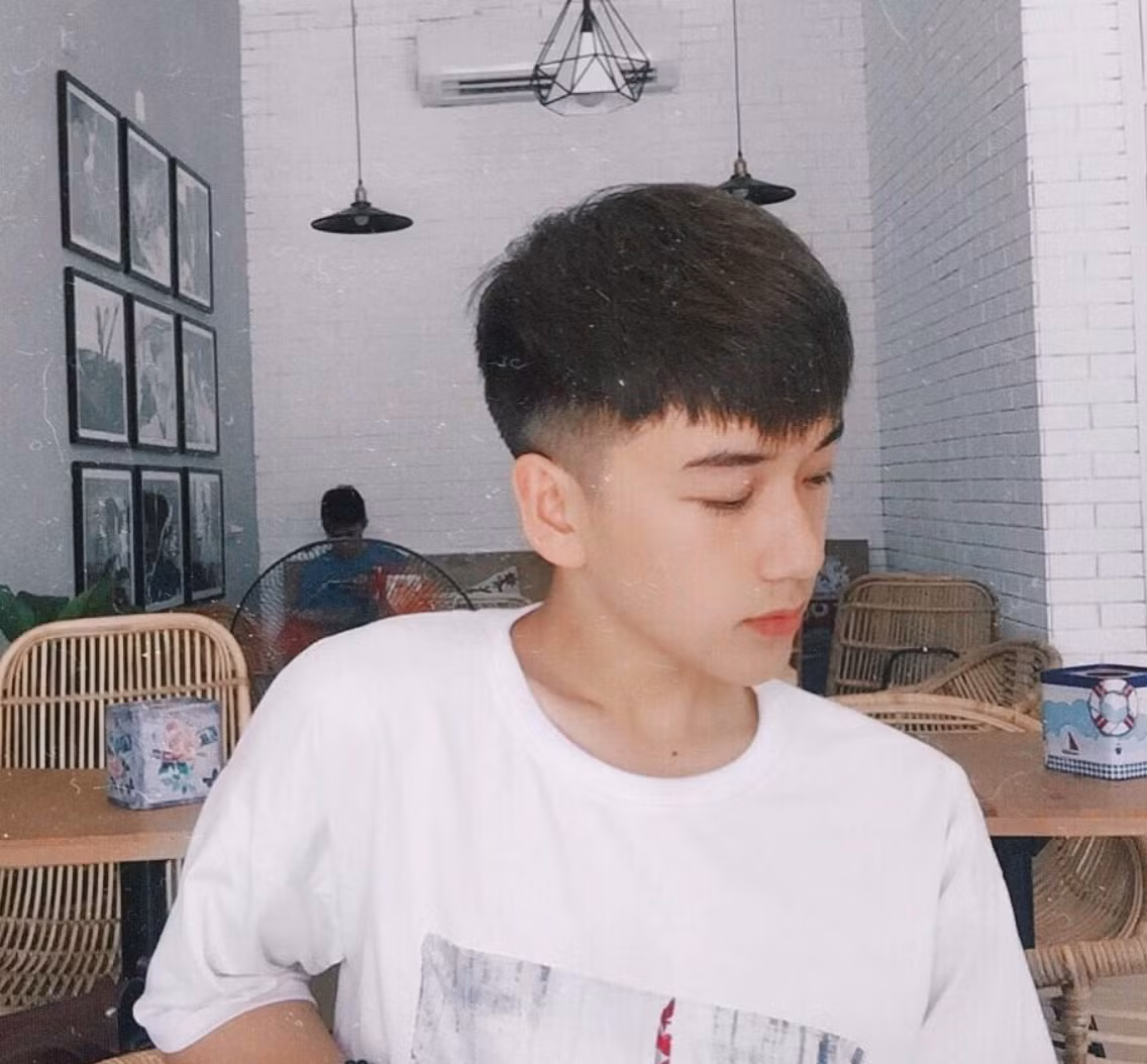 Thường thì tùy vào concept của bộ ảnh mà Tuấn Việt mới quyết định có nên makeup hay không. Những bức ảnh selfie đăng mạng, Việt nói mình để mặt mộc 100%.