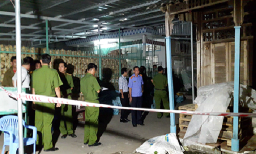 Phat hien thi the be gai 8 tuoi nam trong bao tai