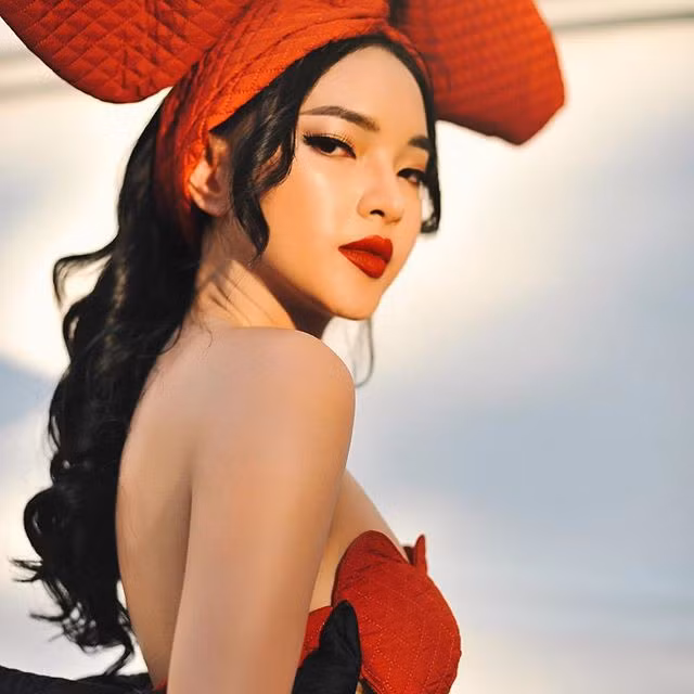 Chỉ cho đến mới đây, đột nhiên Châu Bùi lại làm dân tình tá hỏa nhiều người khi khoe ảnh nóng bỏng đến bất ngờ ngay trên trang cá nhân của mình.