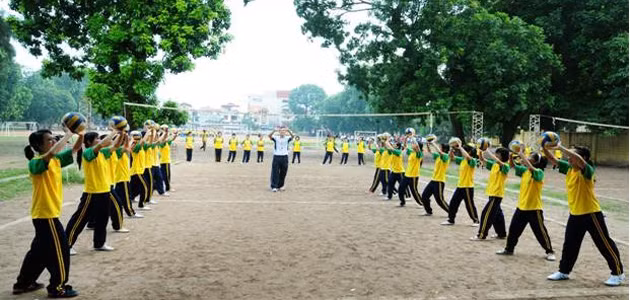 Môn thể dục tưởng dễ như bạn chỉ cần ra sân thực hiện vài động tác cơ bản là có thể dễ dàng qua môn. Tuy nhiên không hẳn như vậy, vẫn còn đó rất nhiều nước mắt đằng sau môn học này.