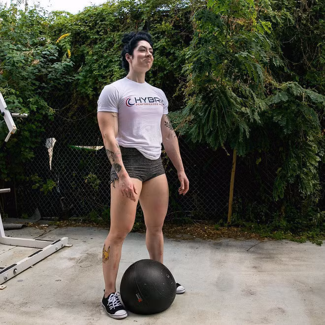 Trong 3 năm tiếp theo, cô gái người Canada đã tích lũy một số lượng lớn người theo dõi trên MXH và được hâm mộ vì sự chăm chỉ trong phòng tập thể dục.