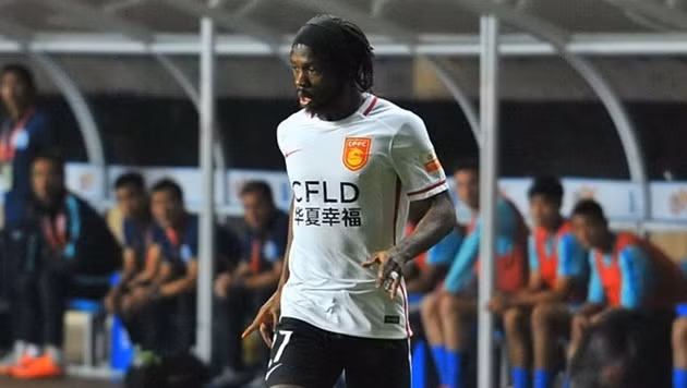Gervinho là một trong những ngôi sao sáng giá khác khiến làng túc cầu ngỡ ngàng khi sẵn sàng từ bỏ bóng đá đỉnh cao để đến nền bóng đá mới phát triển là Trung Quốc. Cầu thủ người Bờ Biển Ngà đã gia nhập Hebei China Fortune với giá 13 triệu bảng.