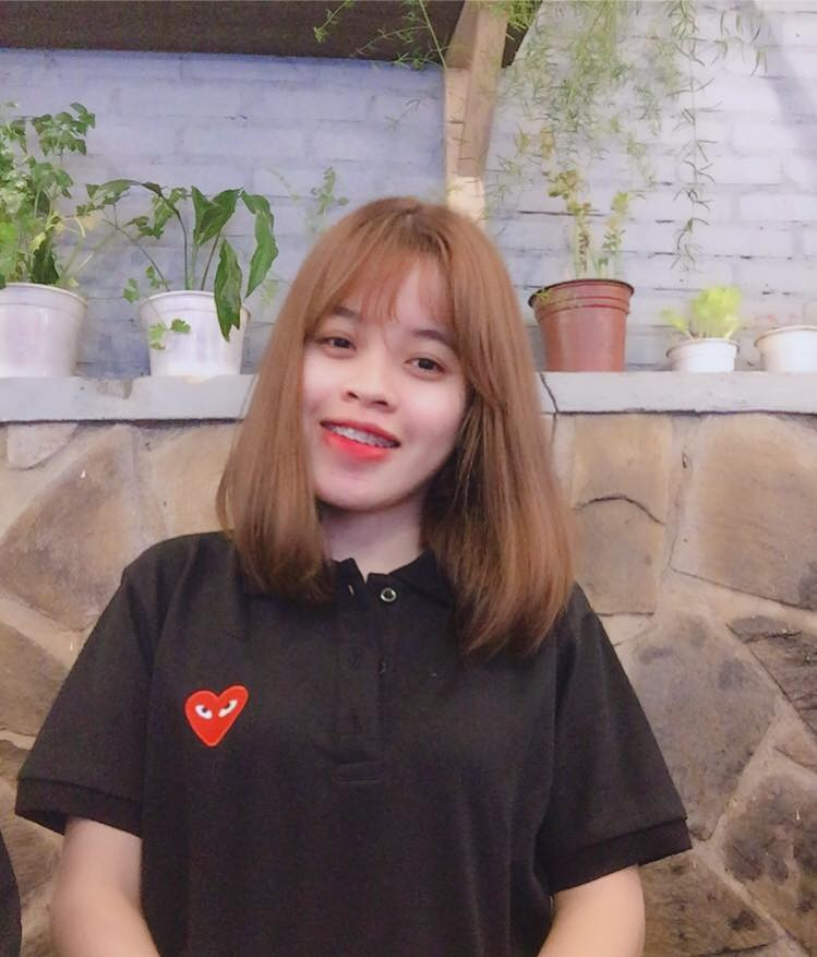 Chủ nhân của những bức ảnh sống ảo "Trời không mưa, mặc áo mưa" đi du lịch gây sốt trên mạng xã hội thời gian qua.