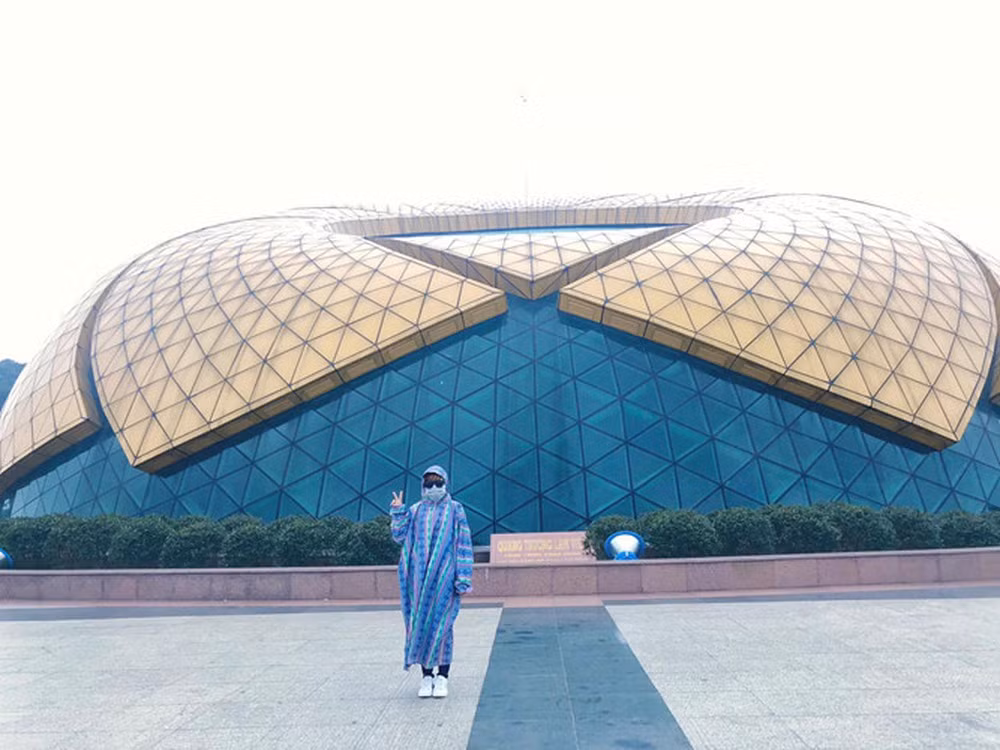 Thời trang ninja được nhiều chị em áp dụng khi đến những điểm du lịch có ánh nắng quá gắt.