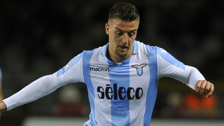 Theo báo chí Italia, Lazio đã nuốt lời với MU và muốn 130 triệu euro cho bản hợp đồng mang tên Sergej Milinkovic-Savic.