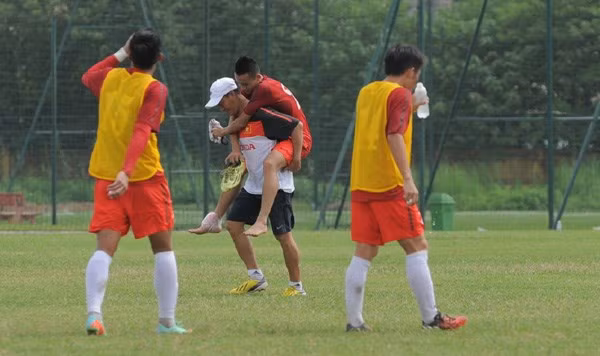 Menh lenh fighting cua HLV Miura va nhung he luy-Hinh-2