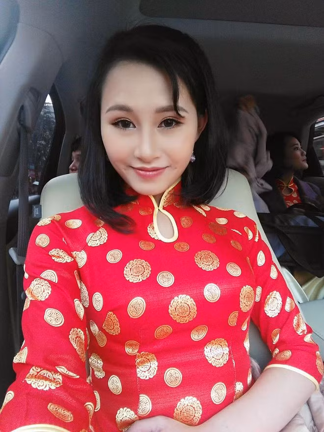 Sau khi những chia của Thúy Hồng về việc bỏ con để đi bar, trong cộng đồng mạng đã nổ ra những gây tranh luận khá gay gắt, rất nhiều luồng ý kiến trái chiều đã được dân mạng đưa ra. Người thì vẫn giữ quan điểm rằng, bar sàn là nơi không nên lui tới bởi đó tồn tại nhiều tệ nạn như ma túy, thuốc lắc hay rượu bia.