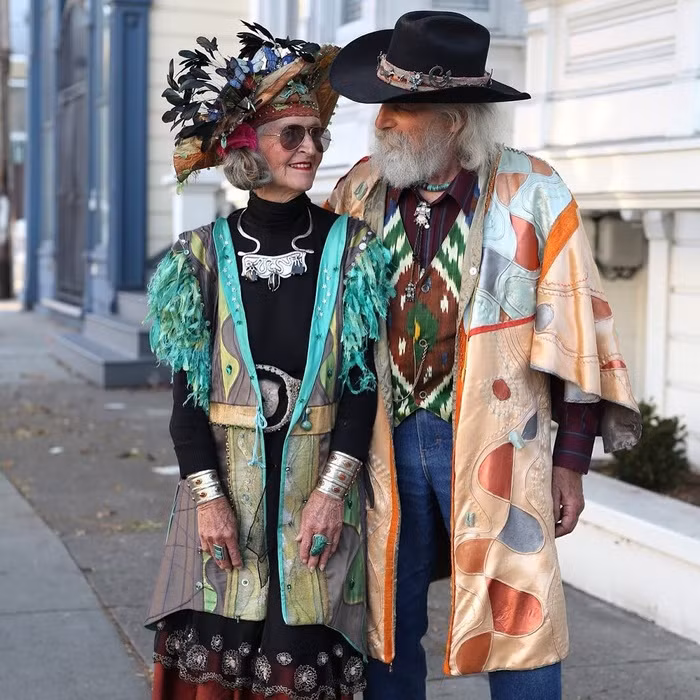 Mort và Virginia Linder (Mỹ): Cặp đôi vợ chồng này diện đồ ton-sur-ton, sành điệu như giới trẻ vậy.