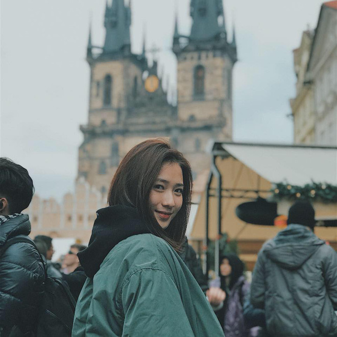 Sau khi tốt nghiệp trường Báo, Trâm Anh đã tổ chức lễ ăn hỏi sau 5 năm hẹn hò với Justa Tee. Rất nhiều người mong chờ Trâm Anh sẽ tổ chức đám cưới trong năm nay.