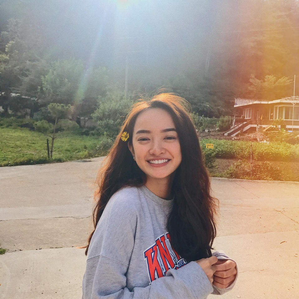 1 năm sau, mỹ nhân 10X này lại tiếp tục thu hút sự chú ý của công chúng khi xuất hiện trong bộ phim Em chưa 18 của đạo diễn Lê Thanh Sơn. Được ưu ái với khá nhiều đất diễn, Kaity Nguyễn đã chứng tỏ được khả năng và bản lĩnh của mình khi hoàn thành tốt vai diễn.