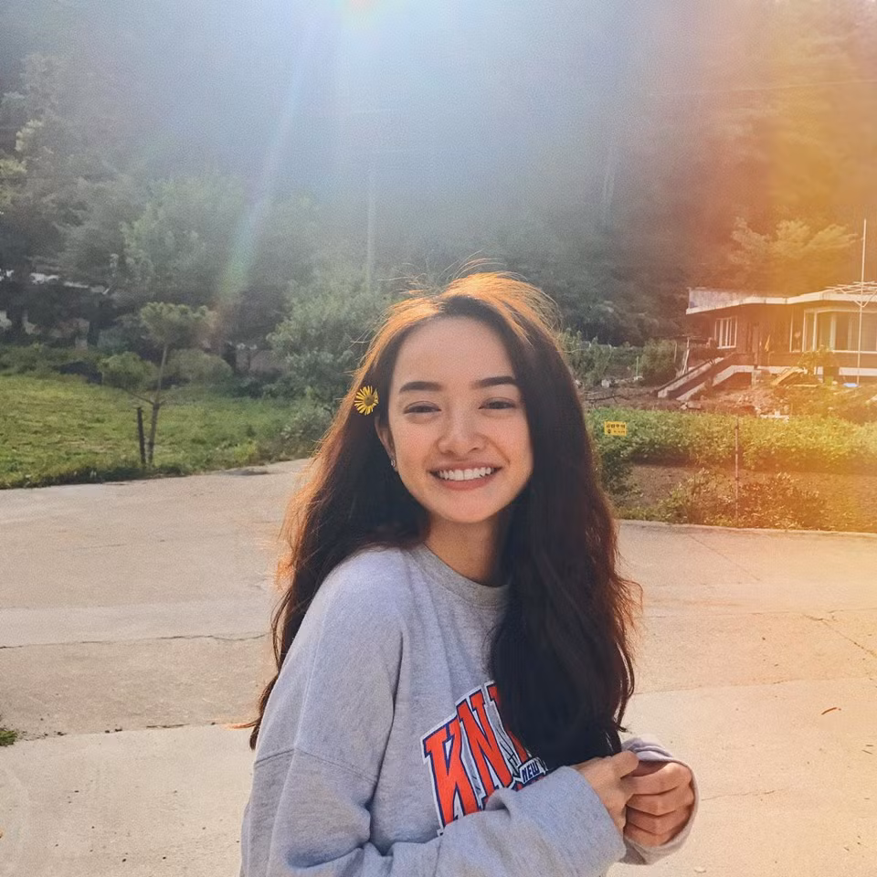 1 năm sau, mỹ nhân 10X này lại tiếp tục thu hút sự chú ý của công chúng khi xuất hiện trong bộ phim Em chưa 18 của đạo diễn Lê Thanh Sơn. Được ưu ái với khá nhiều đất diễn, Kaity Nguyễn đã chứng tỏ được khả năng và bản lĩnh của mình khi hoàn thành tốt vai diễn.