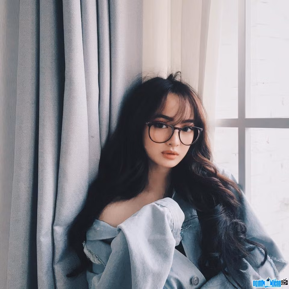 Vừa qua, Kaity Nguyễn đã trở lại màn ảnh trong vai diễn điện ảnh thứ 2 xuất hiện cùng vua phòng vé Thái Hòa trong phim Hồn Papa da con gái.