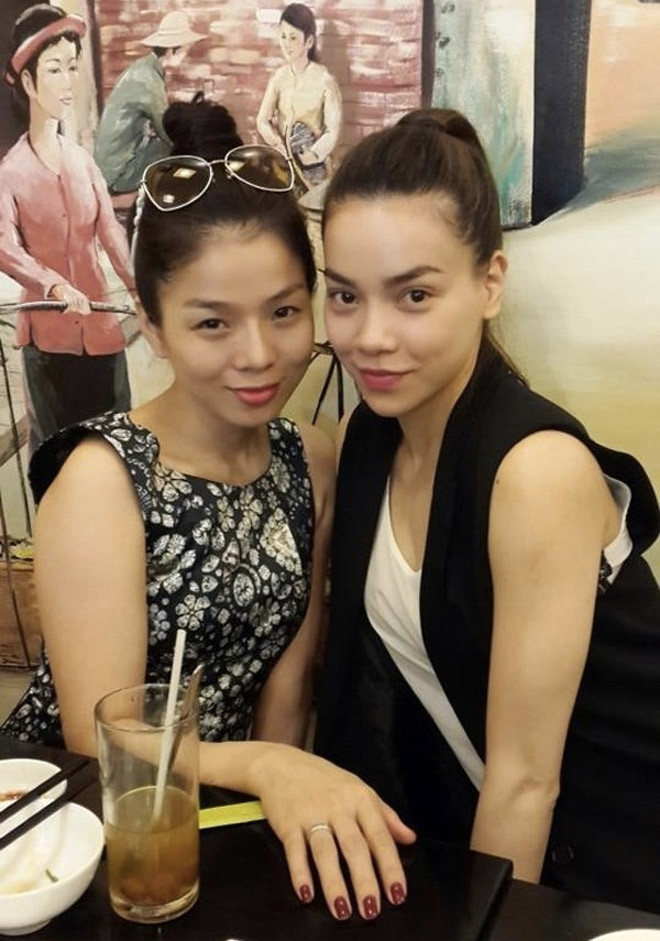 Cách đây nhiều năm, Hà Hồ - Lệ Quyên từng là đôi bạn thân thiết của làng nhạc Việt. Dù theo đuổi hai dòng nhạc khác nhau, lại là ca sĩ hạng A được dư luận săn đón, nhưng cả hai vẫn luôn quấn quít như hình với bóng cả trên sân khấu lẫn ngoài đời.