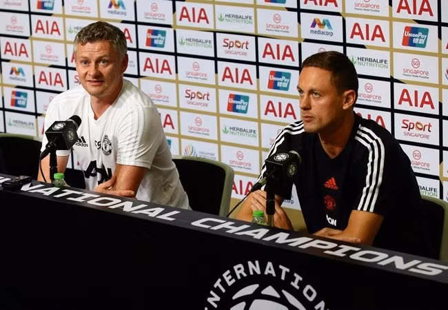 Nguồn tin từ trang báo 24Sata của Serbia cho biết, Nemanja Matic bắt đầu nghĩ đến chuyện ra đi ngay khỏi MU trong tháng Giêng tới vì không hài lòng với tình cảnh hiện tại.