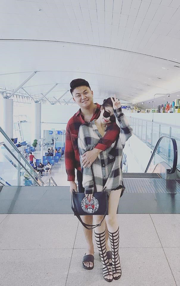 Dường như cả hai dành rất nhiều thời gian ở cạnh nhau. Từ những chuyến đi chơi, du lịch nước ngoài cho đến những buổi gặp gỡ gia đình, bạn bè, đôi trẻ lúc nào cũng như "hình với bóng".