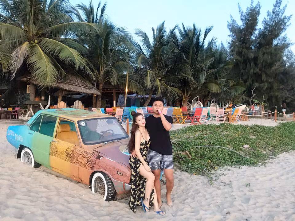 Đối với Vân Navy, chồng sắp cưới là một người vô cùng đặc biệt. Anh là người duy nhất nữ diễn viên gọi là "ông xã" và cũng là người cô muốn cùng đi bên cạnh đến hết cuộc đời.