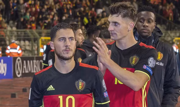 Eden Hazard được lôi kéo sang PSG chơi cùng Neymar: Theo thông tin chuyển nhượng bóng đá được phát đi từ Pháp, trong khi bản thân thì "tỏ tình" với MU, nhưng Thomas Meunier được cho đang cố lôi kéo - đồng đội tuyển quốc gia -bạn thân Eden Hazard gia nhập đội bóng nhà giàu Ligue 1, PSG. Ảnh: Goal