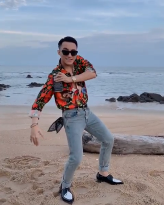 Đây là một trào lưu mới dành riêng cho các fan Sky và những người yêu thích Sơn Tùng trên ứng dụng video Tik Tok.