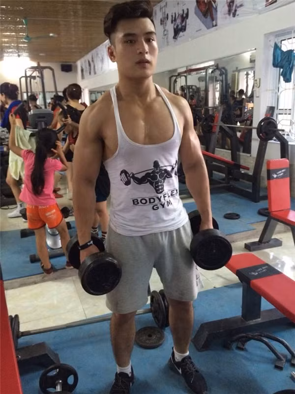 Bên cạnh đó, chính môi trường rèn luyện nghiêm khắc trong ngành lực lượng vũ trang là nền tảng vững chắc giúp Xuân Đức có được quyết tâm và thân thể cường tráng như thời điểm hiện tại.