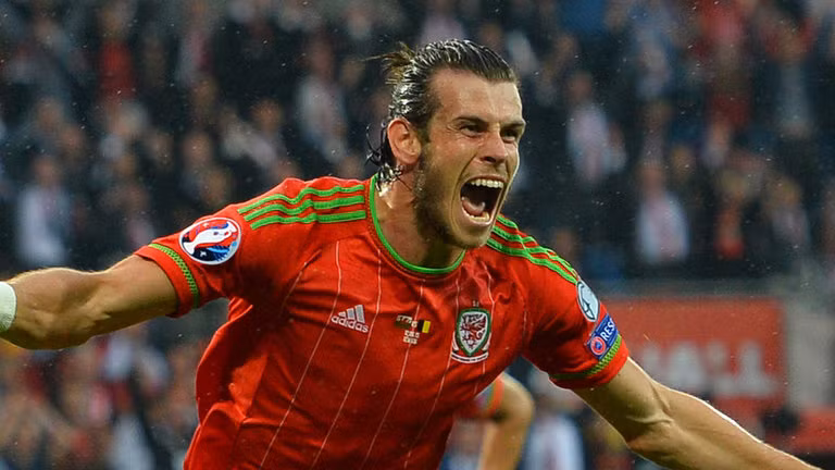 Chính bản thân Bale tuyên bố rằng anh sẽ dốc hết sức cho ĐTQG ở kỳ Euro để chứng minh rằng Cris Ronaldo không phải là số 1 ở Real Madrid.