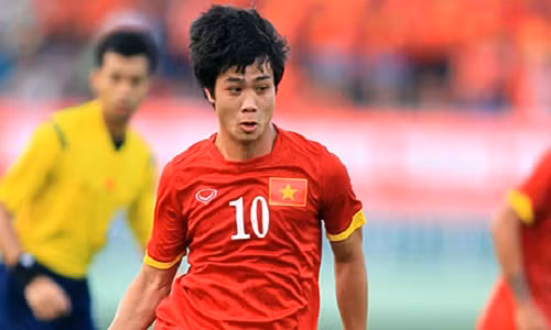 Loai 5 cau thu truoc tran gap Iraq, HLV Miura giu Cong Phuong