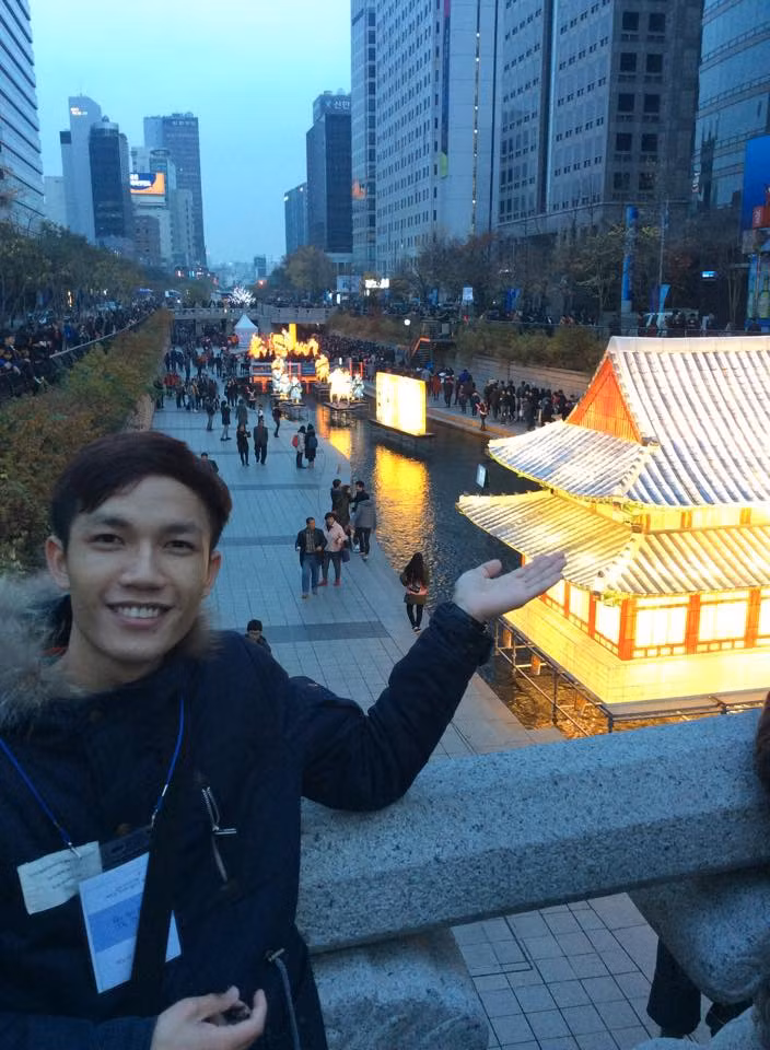 An Ninh chia sẻ, điều khiến anh quyết tâm tới Hàn Quốc du học đó là sau khi xem bộ phim Nàng Dea Jang Geum và sự tò mò về văn hóa nước bạn.