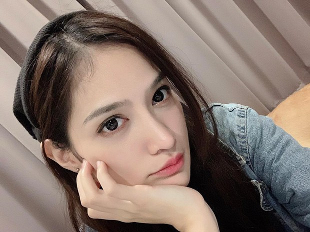 Theo đó, anh chàng này có ý định mua xe nên đã đi xem ô tô ở một salon gần nhà. Tuy nhiên, xem xong, xe đẹp hay không chẳng nhớ vì lúc này, đầu óc anh chàng chỉ toàn hình ảnh của cô nàng nhân viên bán ô tô làm việc tại đây.