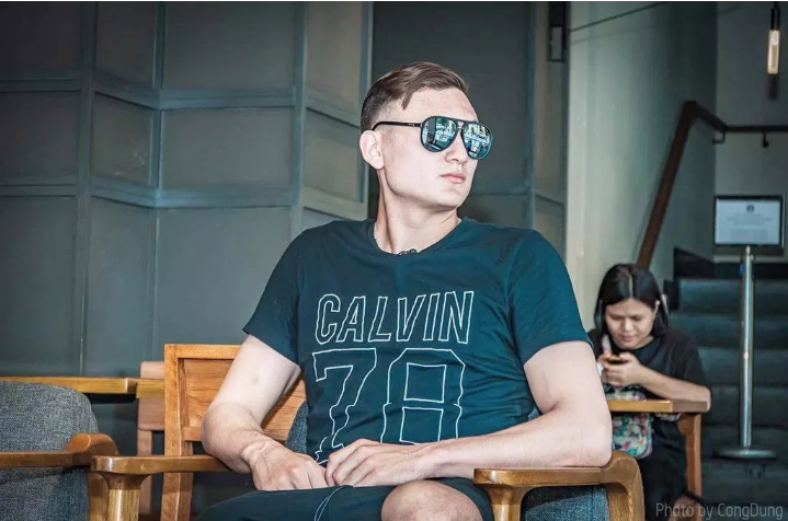 Chơi bóng giỏi lại điển trai không kém tài tử, Lâm Tây hiện trở thành hình mẫu của không ít chị em. Thủ thành 9X thu hút gần 26.000 lượt theo dõi trên trang cá nhân.